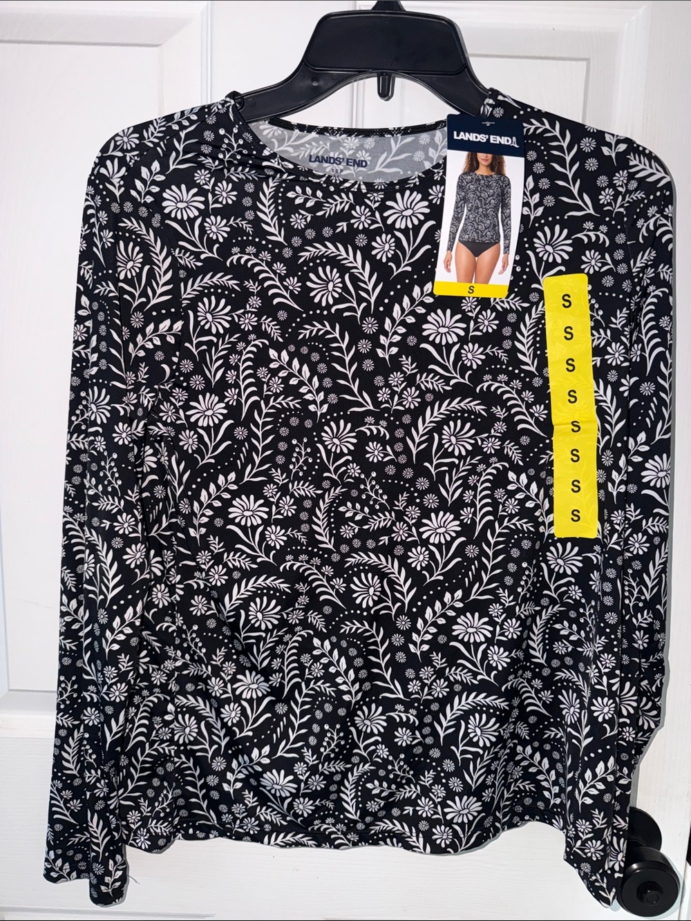 Lands' End Black and White Floral Long-Sun   shiet UPF 50